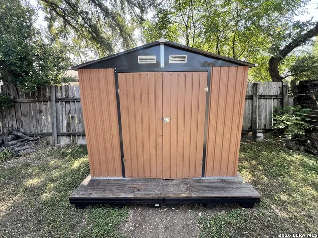 229 TRAVIS ST Unit 2 Kerrville, TX 78028