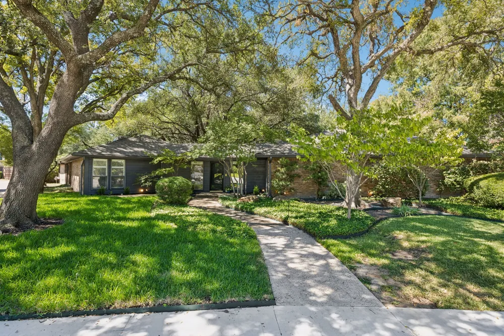 6542 Clearhaven Circle Dallas, TX 75248
