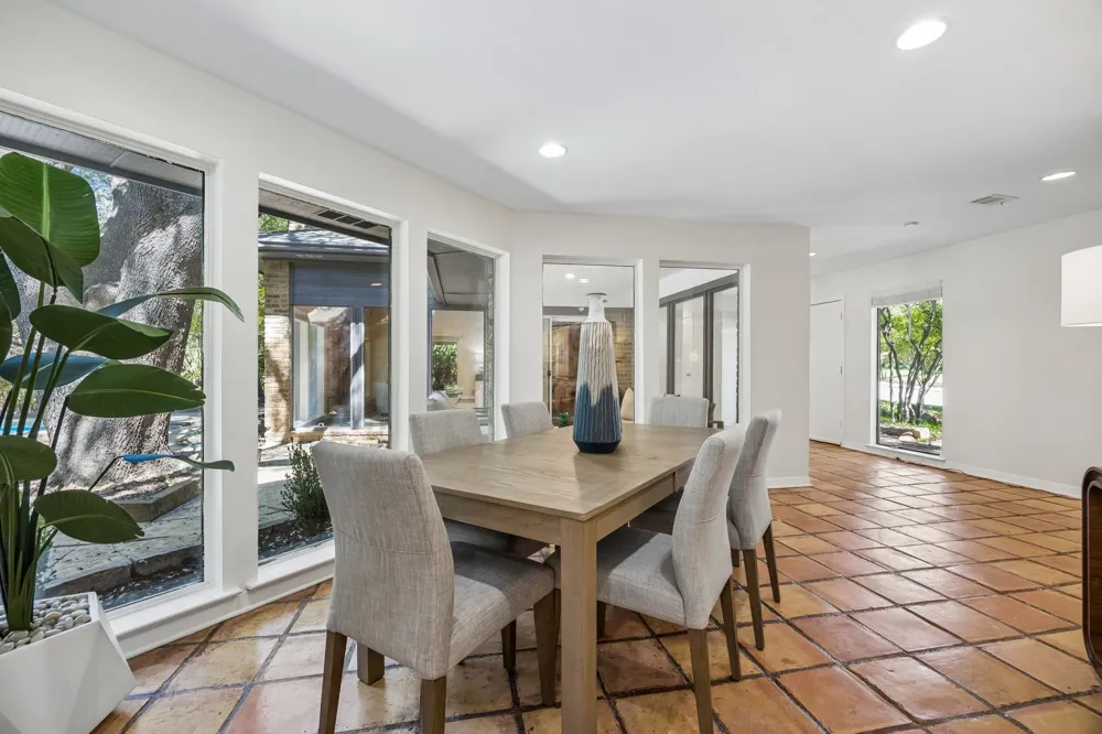 6542 Clearhaven Circle Dallas, TX 75248