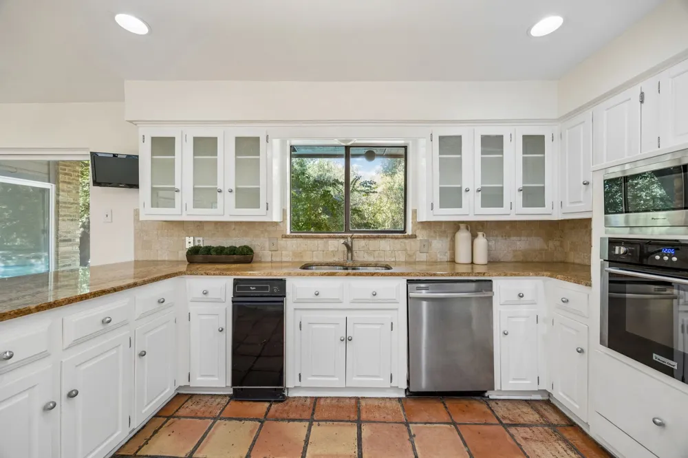 6542 Clearhaven Circle Dallas, TX 75248