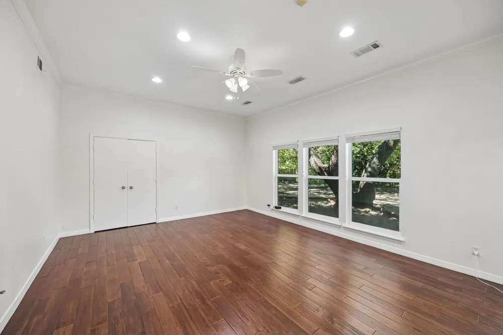 6542 Clearhaven Circle Dallas, TX 75248