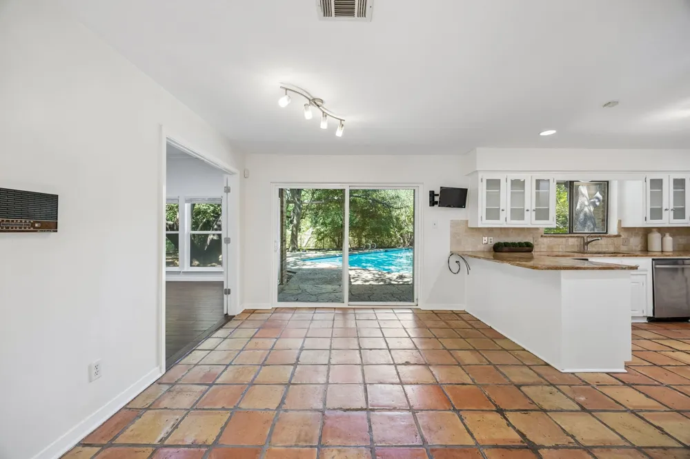 6542 Clearhaven Circle Dallas, TX 75248