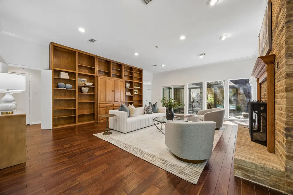 6542 Clearhaven Circle Dallas, TX 75248