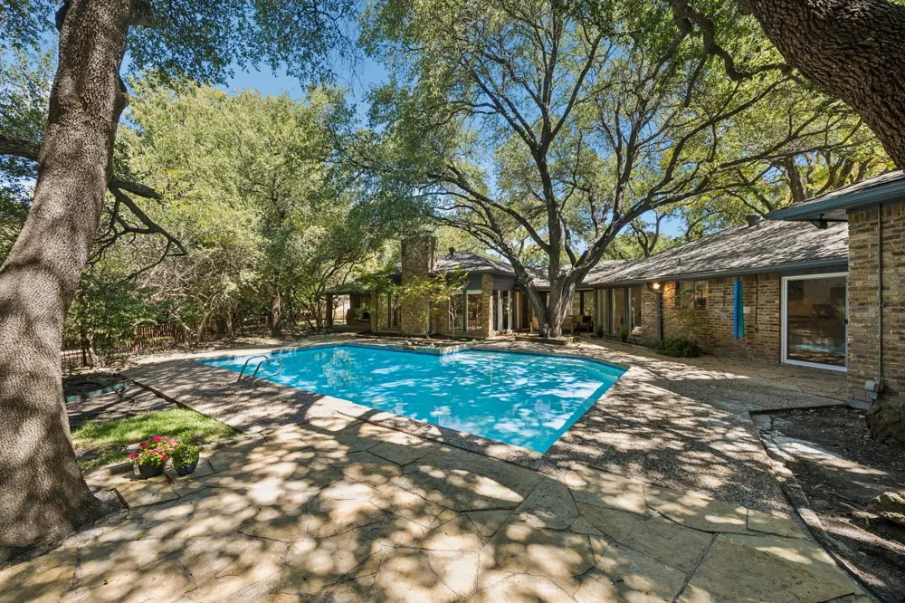 6542 Clearhaven Circle Dallas, TX 75248