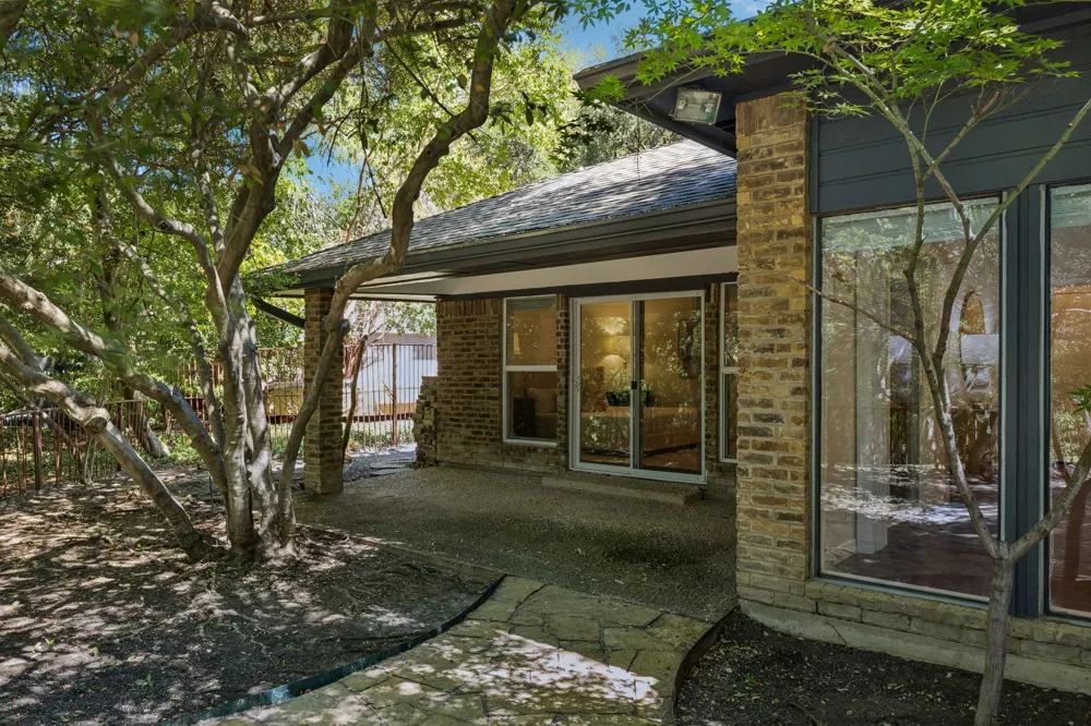 6542 Clearhaven Circle Dallas, TX 75248
