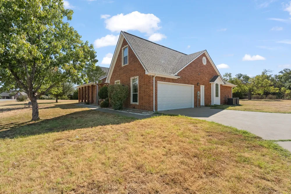 2521 Pecan Springs Road Cleburne, TX 76031