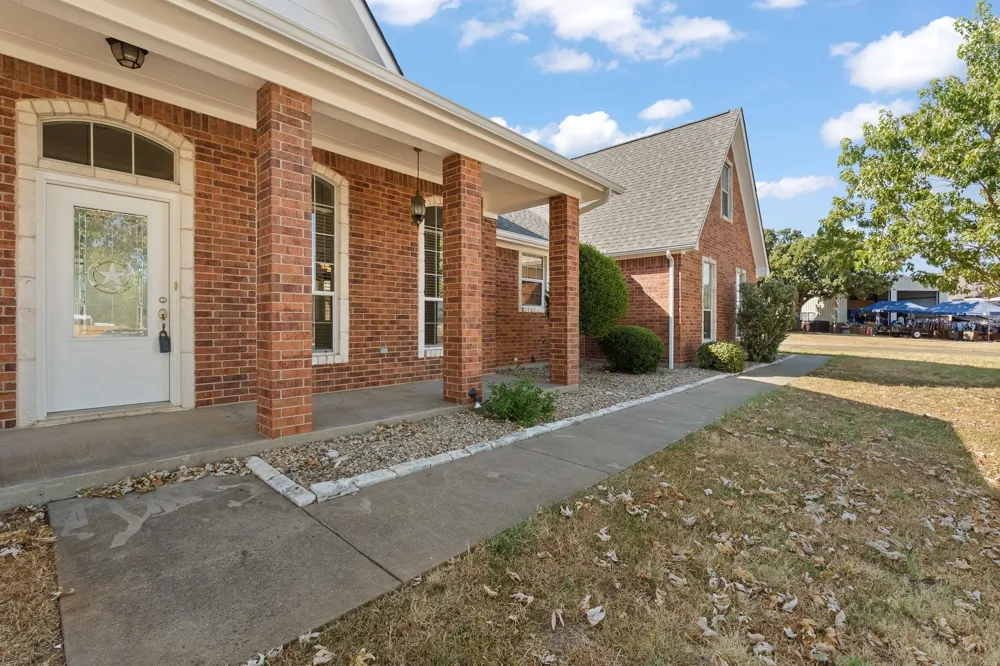2521 Pecan Springs Road Cleburne, TX 76031