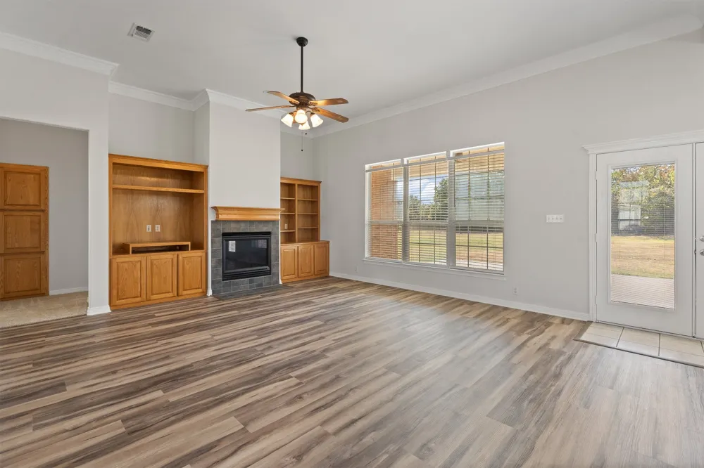 2521 Pecan Springs Road Cleburne, TX 76031