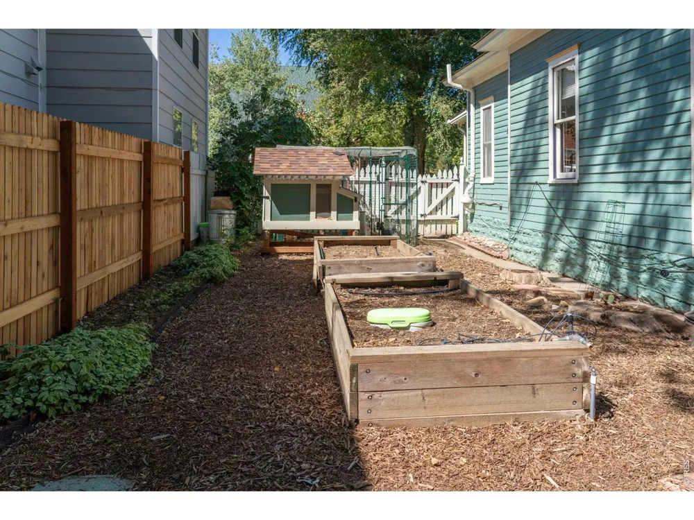 352 Collyer Street Longmont, CO 80501