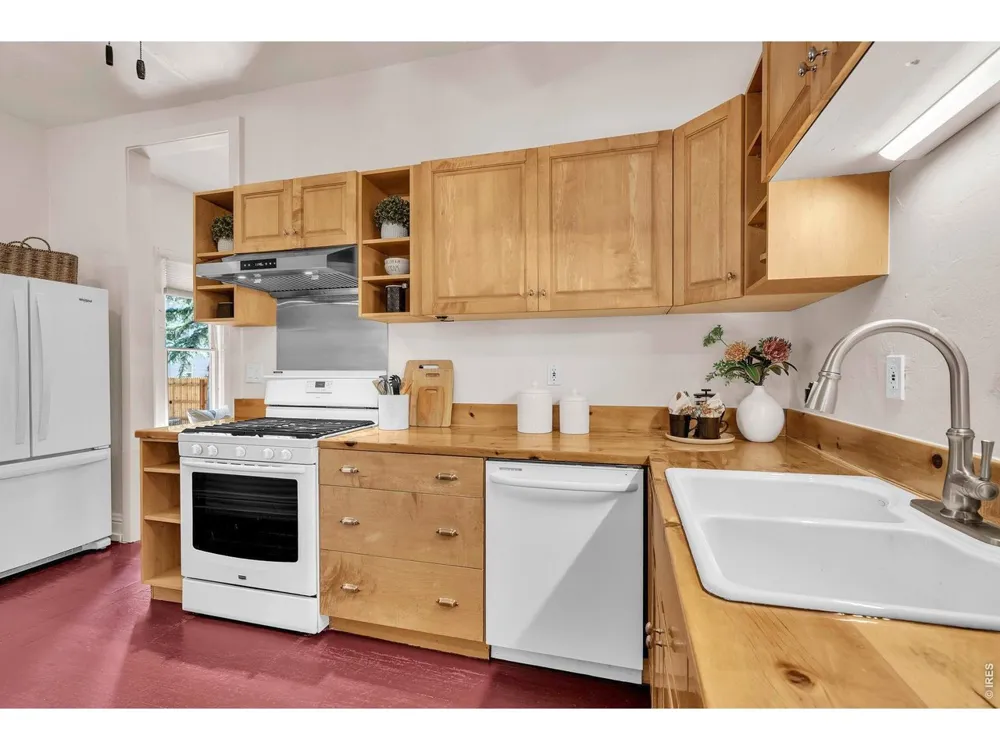 352 Collyer Street Longmont, CO 80501