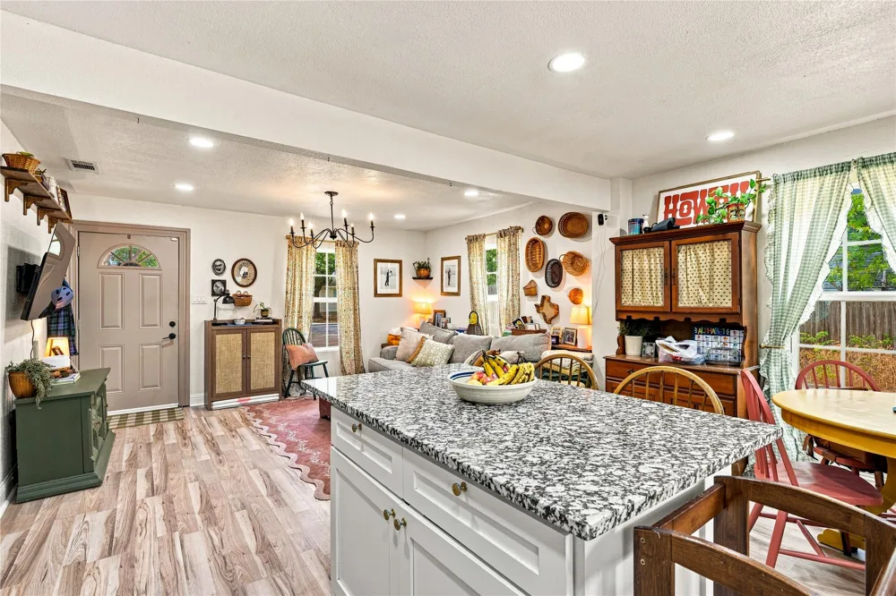 149 Gordon Drive Azle, TX 76020