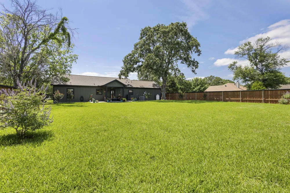 114 Garrett Lane Gun Barrel City, TX 75156