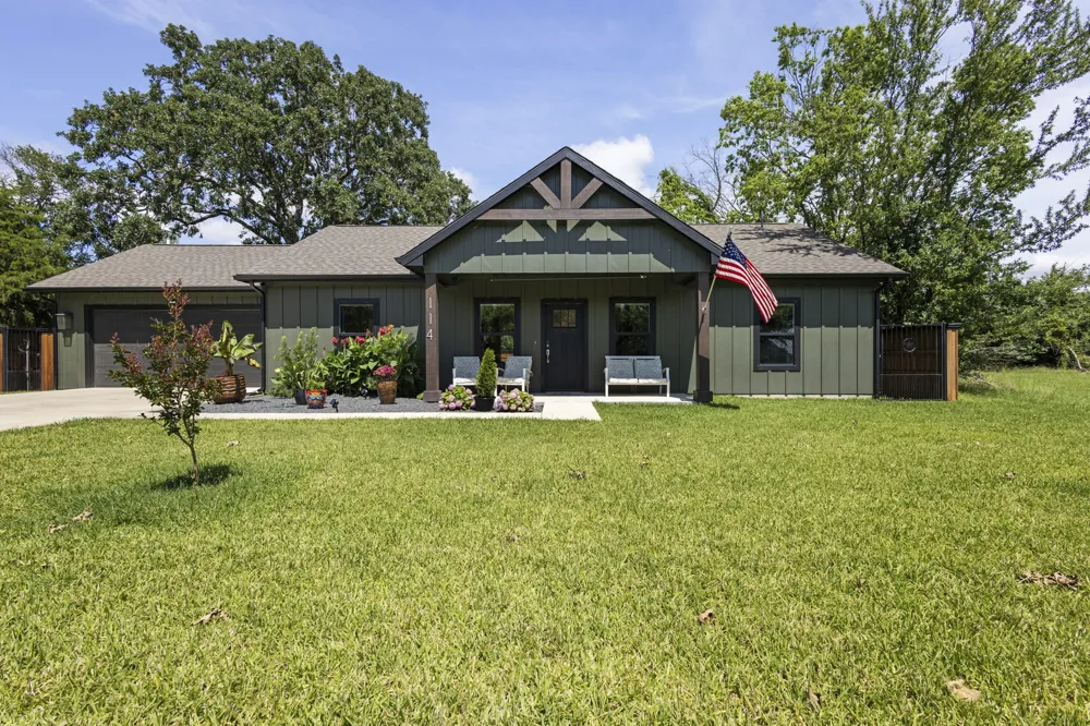 114 Garrett Lane Gun Barrel City, TX 75156