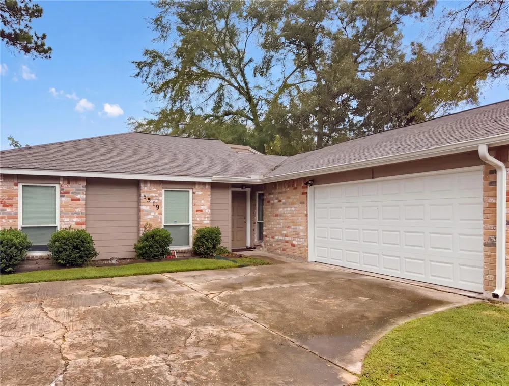 5519 Lynngate Drive Spring, TX 77373