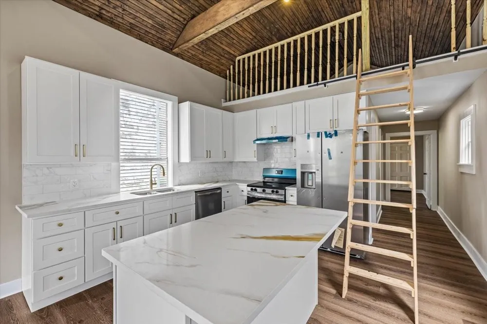 1722 Winnie Street Galveston, TX 77550