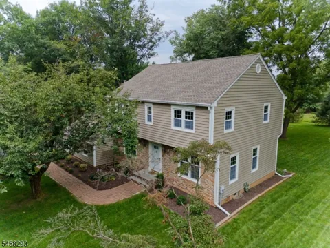 9 Amherst Ct