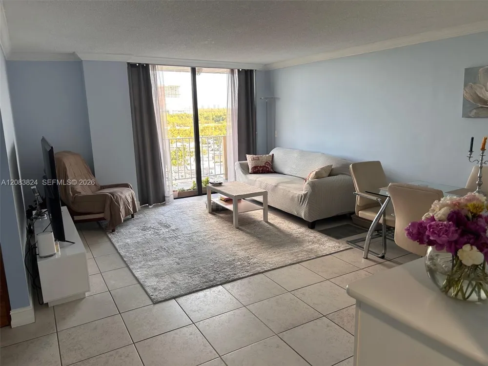 2350 NE 135th St #903 North Miami, FL 33181
