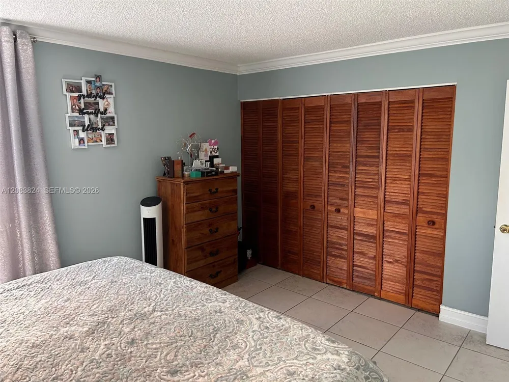 2350 NE 135th St #903 North Miami, FL 33181