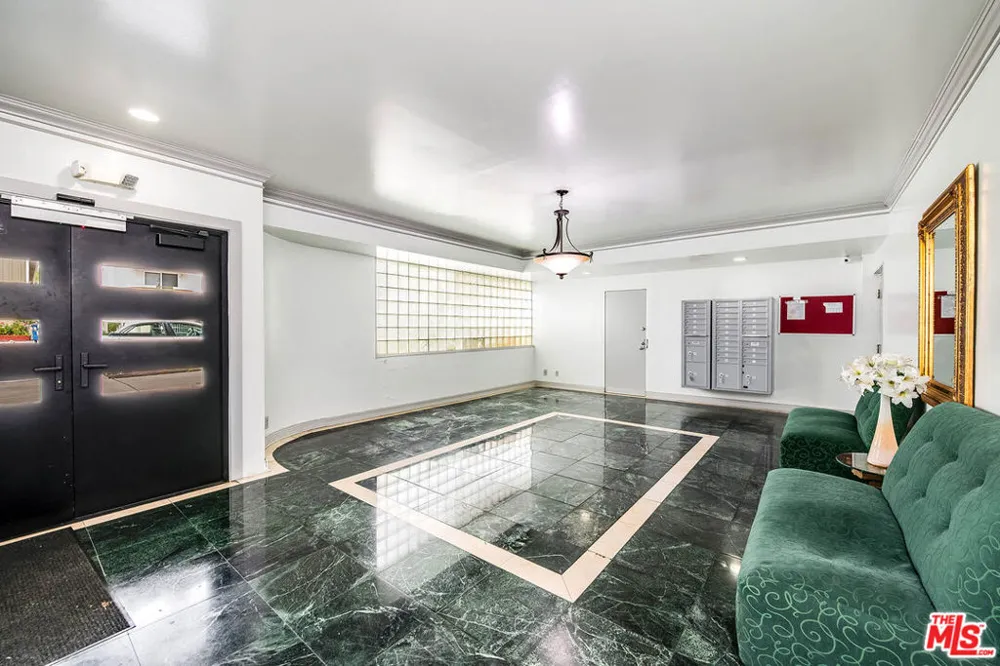 1310 Detroit Street #206 Los Angeles, CA 90046