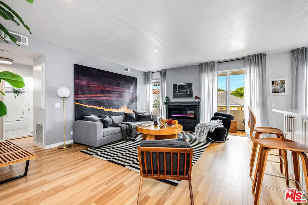 1310 Detroit Street #206 Los Angeles, CA 90046