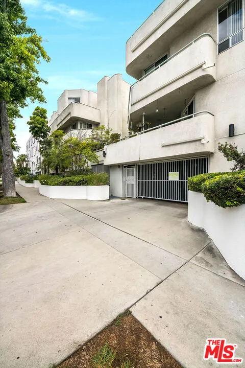 1310 Detroit Street #206 Los Angeles, CA 90046