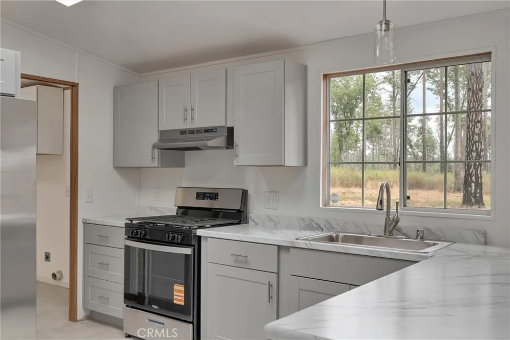 14296 Skyway Magalia, CA 95954