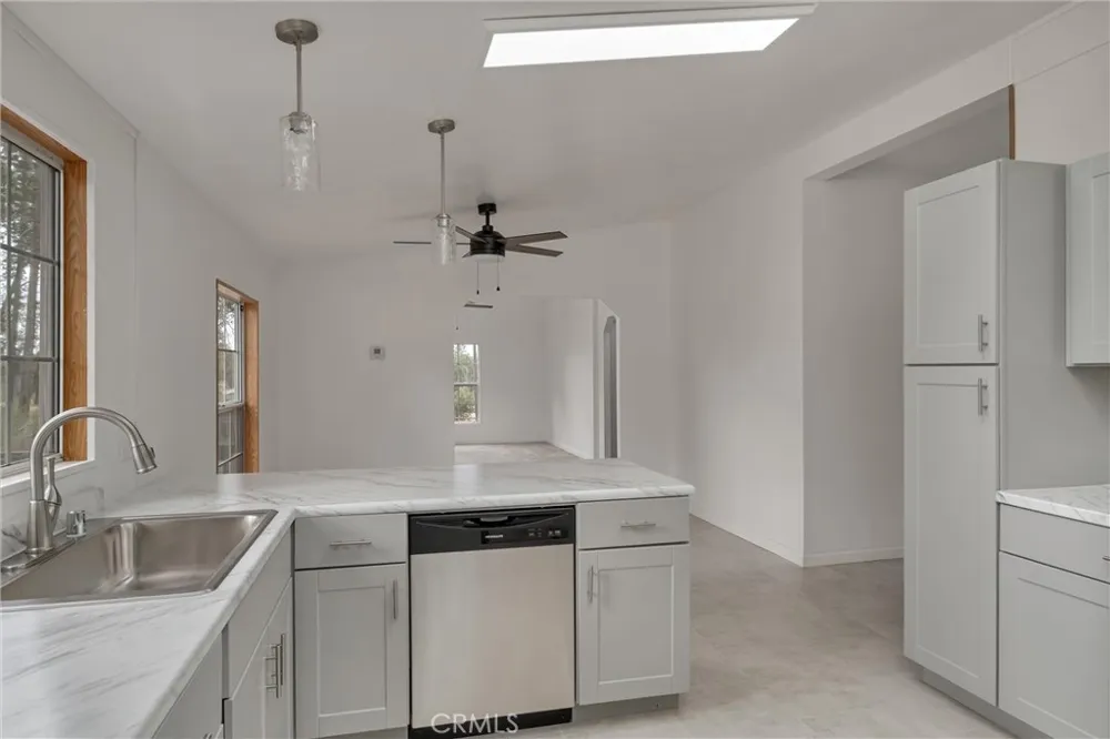 14296 Skyway Magalia, CA 95954