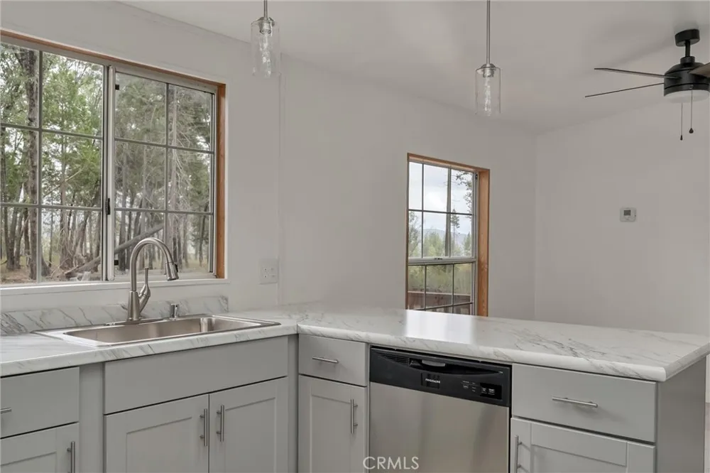 14296 Skyway Magalia, CA 95954