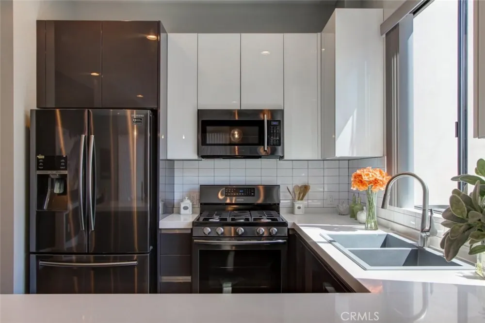 330 Salem #304 Glendale, CA 91203
