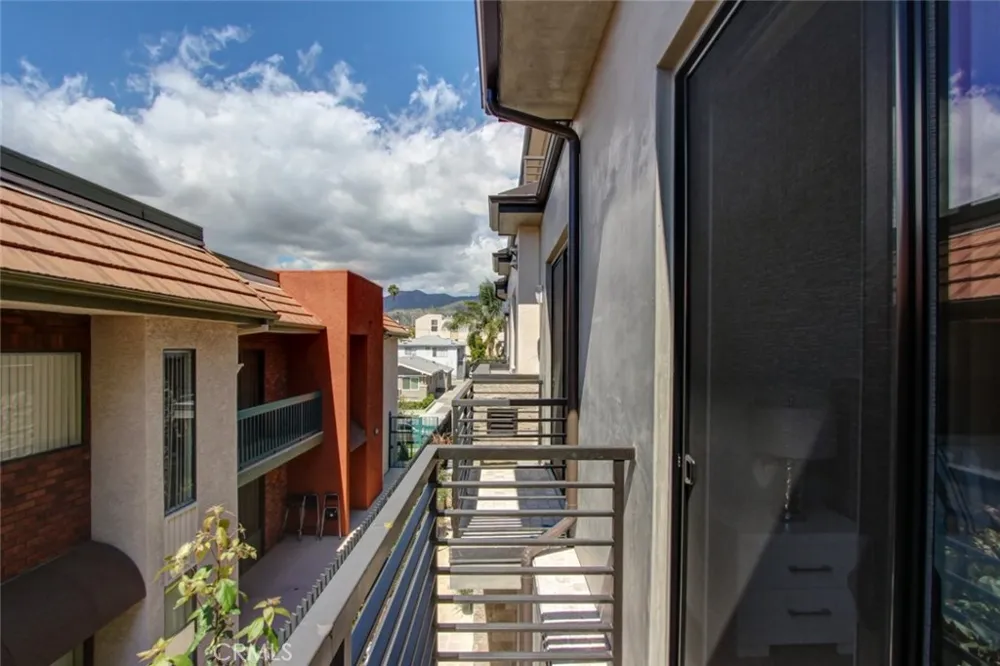 330 Salem #304 Glendale, CA 91203