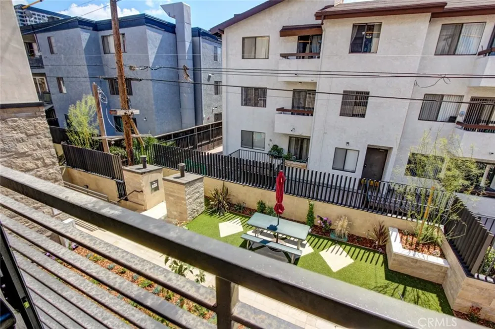 330 Salem #304 Glendale, CA 91203