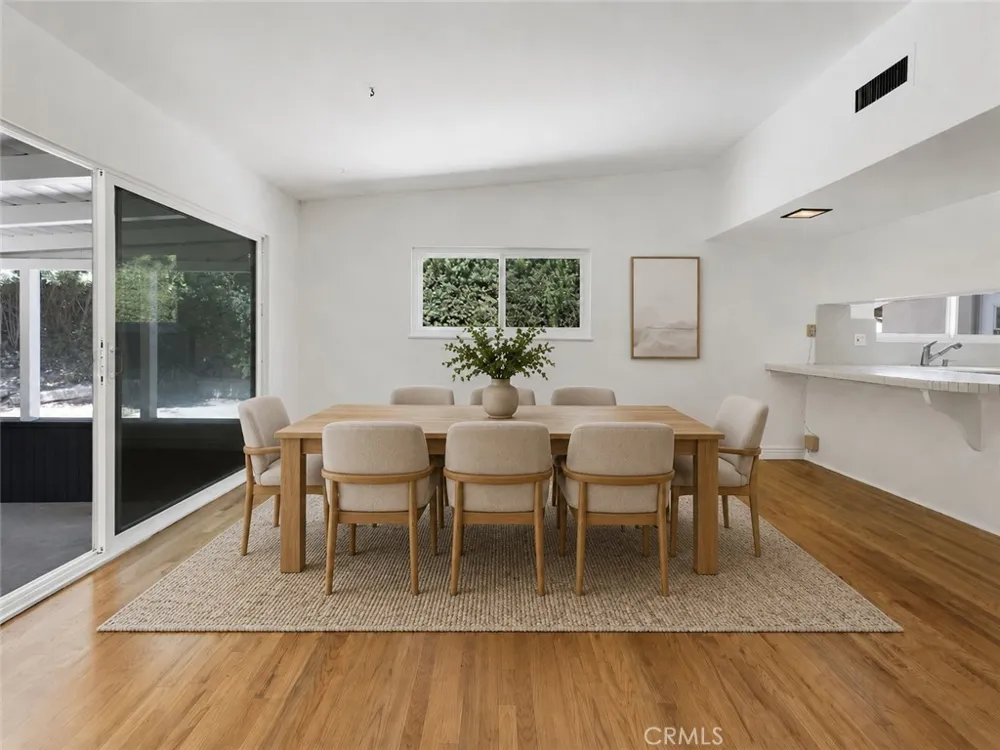 18681 Horace Street Northridge, CA 91326