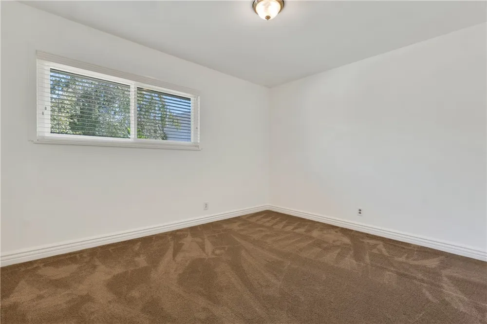 18681 Horace Street Northridge, CA 91326