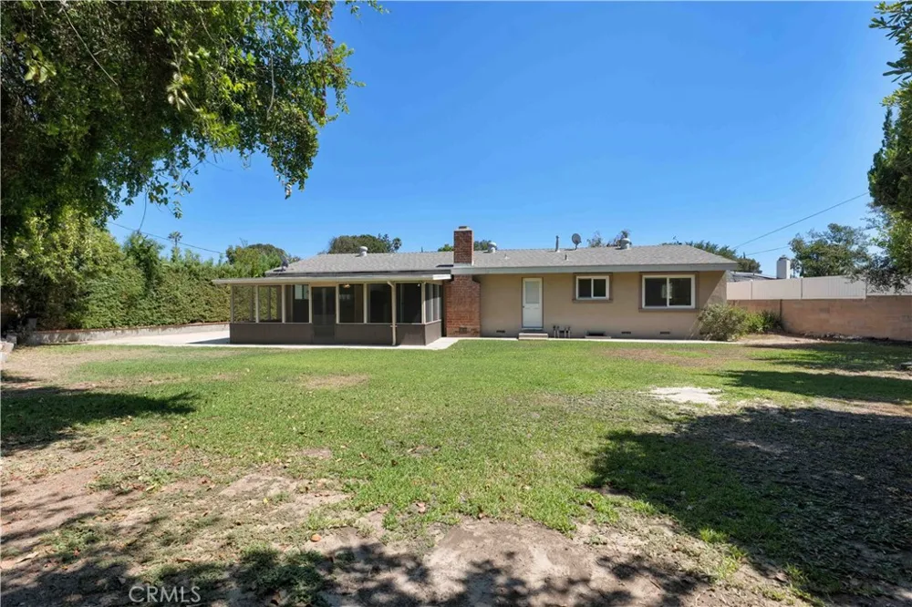18681 Horace Street Northridge, CA 91326