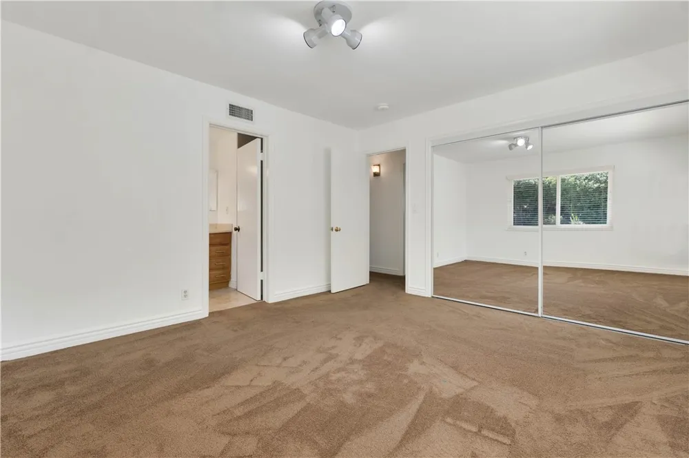 18681 Horace Street Northridge, CA 91326