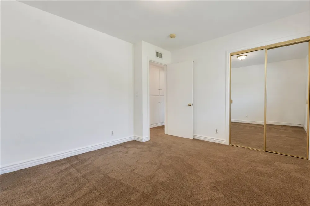 18681 Horace Street Northridge, CA 91326