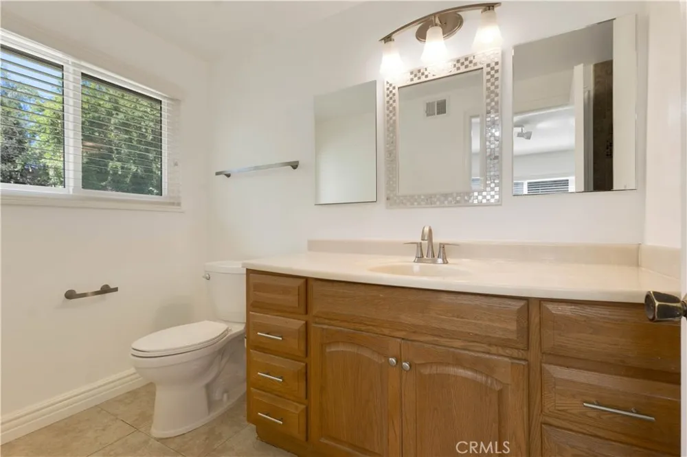 18681 Horace Street Northridge, CA 91326