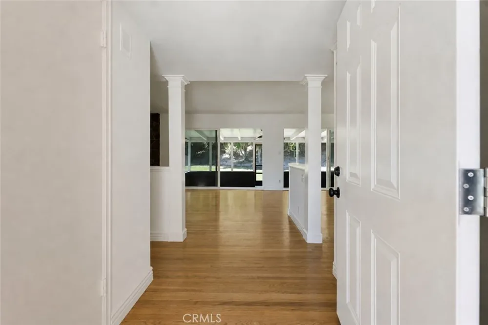 18681 Horace Street Northridge, CA 91326