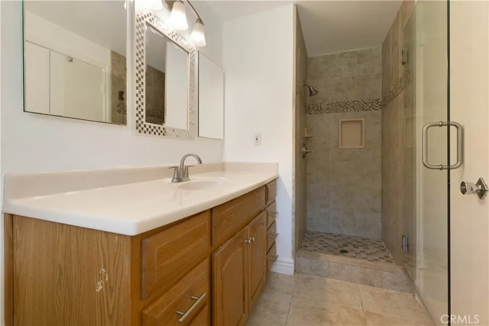 18681 Horace Street Northridge, CA 91326