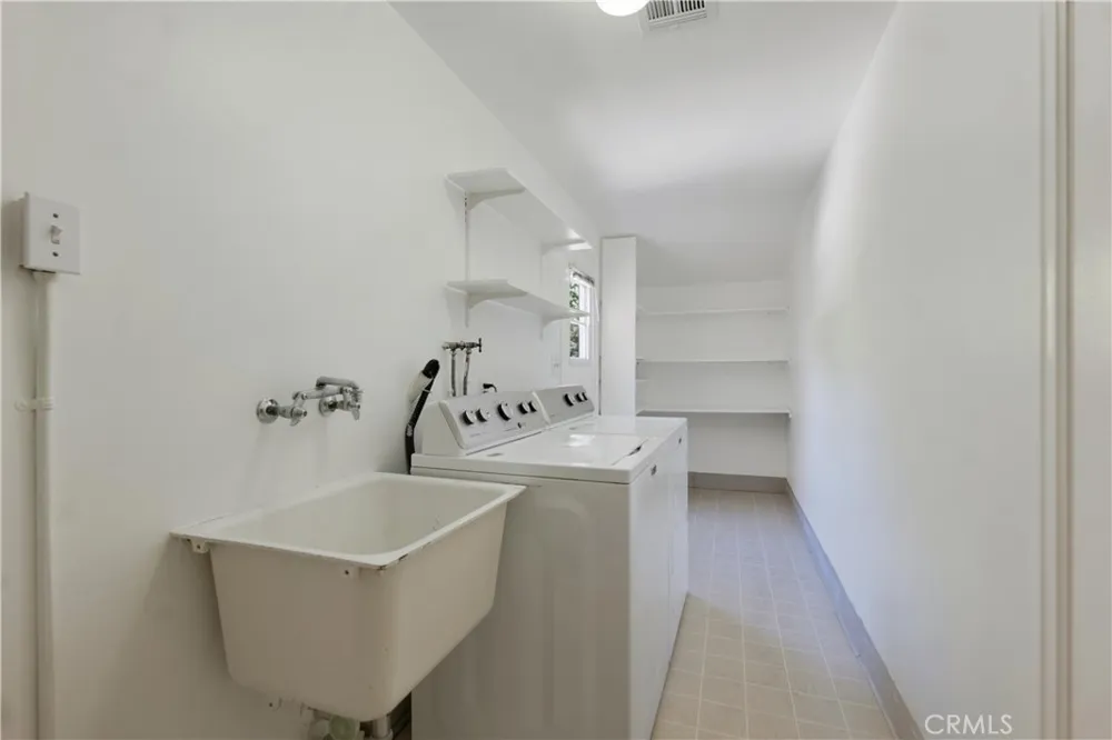 18681 Horace Street Northridge, CA 91326