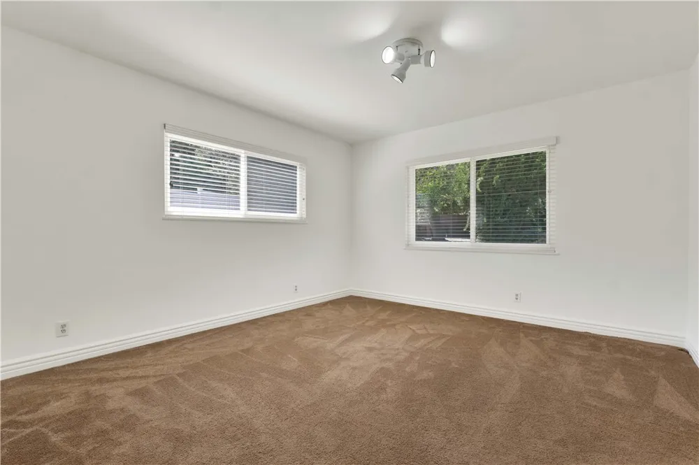 18681 Horace Street Northridge, CA 91326