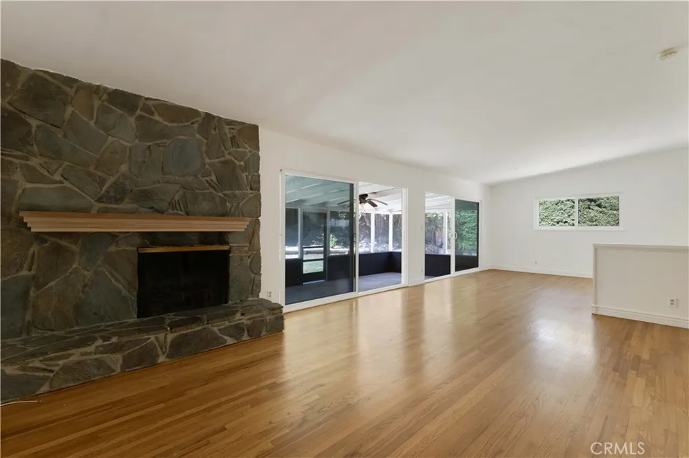 18681 Horace Street Northridge, CA 91326