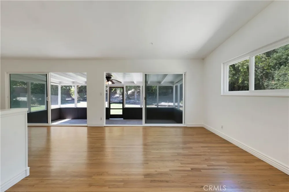 18681 Horace Street Northridge, CA 91326