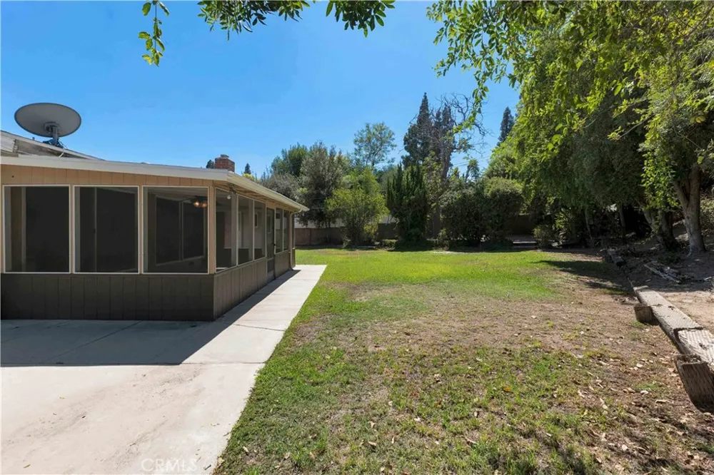 18681 Horace Street Northridge, CA 91326