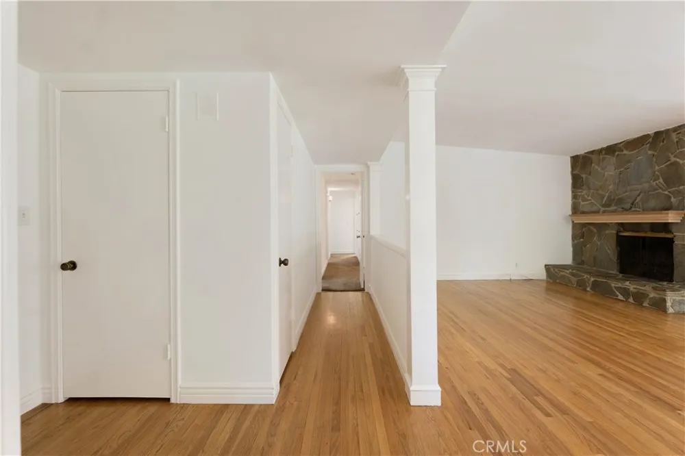 18681 Horace Street Northridge, CA 91326