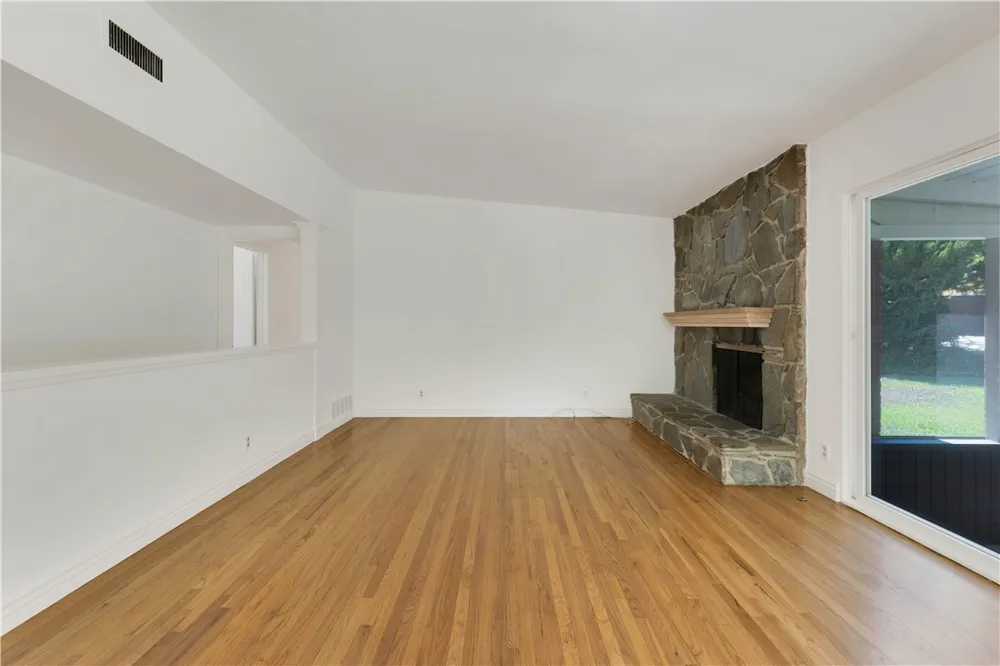 18681 Horace Street Northridge, CA 91326