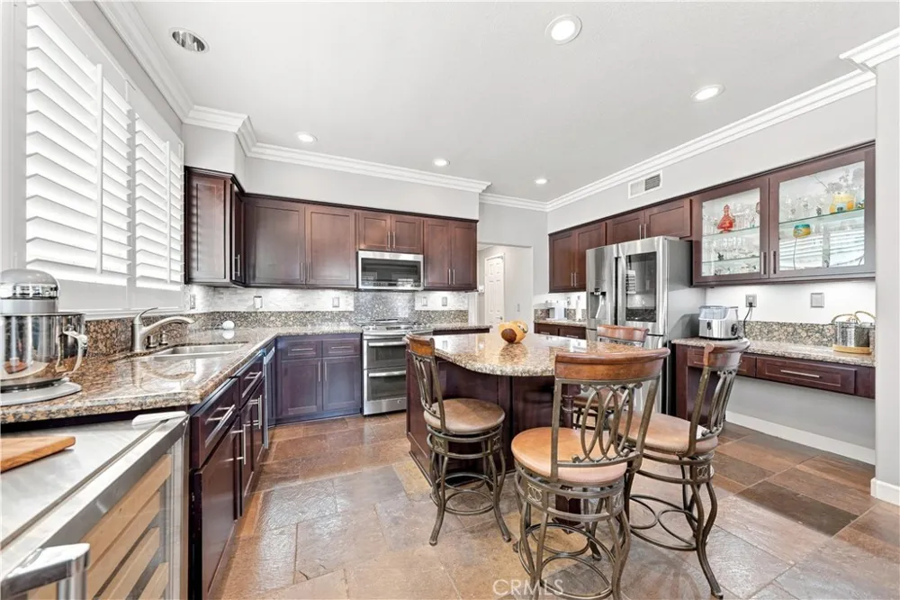 315 Camino De La Luna Perris, CA 92571