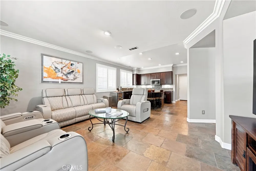 315 Camino De La Luna Perris, CA 92571