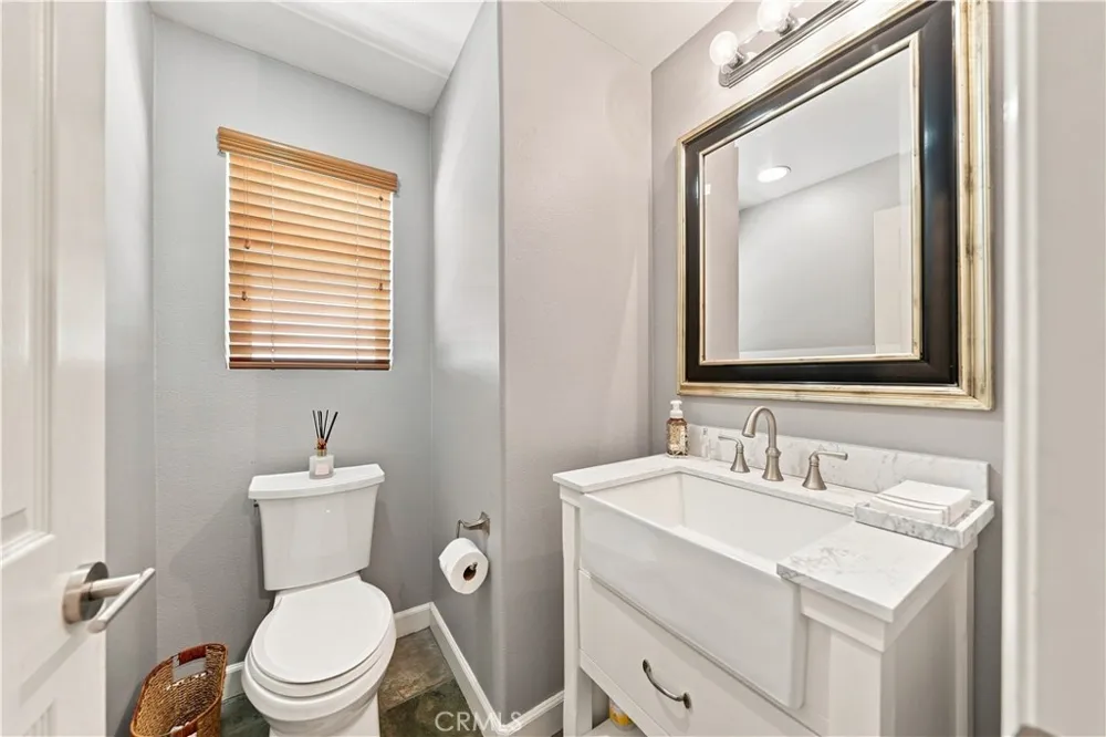 315 Camino De La Luna Perris, CA 92571
