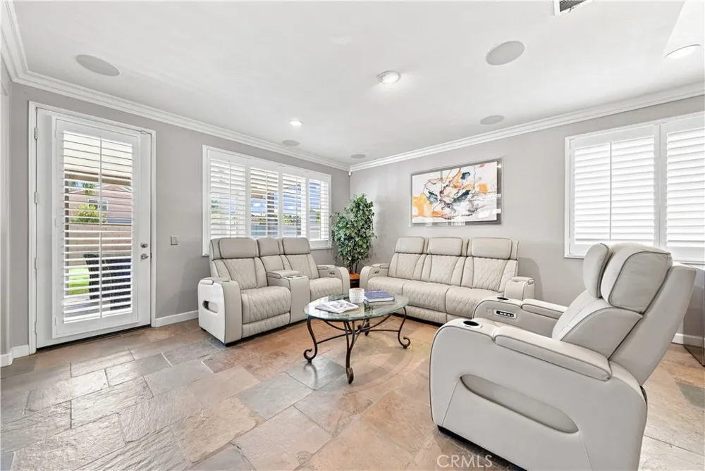 315 Camino De La Luna Perris, CA 92571
